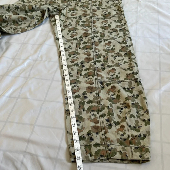 Anthropologie Camo Pants Size 6 - Picture 7 of 12